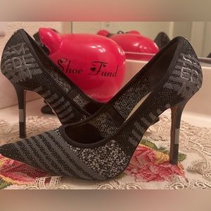 Heels| Size 8 | Pointy shoe | Black and Grey